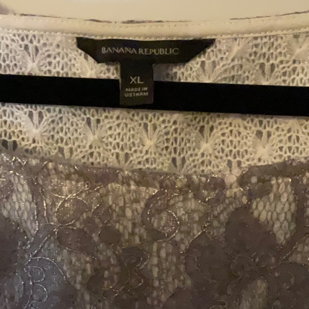 Banana Republic Silver Floral Bonded Lace Blouse, Size XL, NWT - Picture 2 of 4